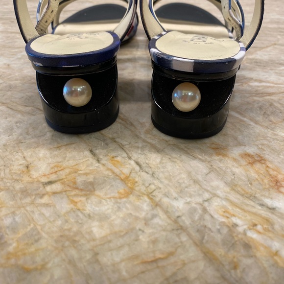 CHANEL SANDALS - Picture 11 of 15